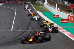 Daniel Ricciardo, Red Bull Racing RB14, Kevin Magnussen, Haas F1 Team VF-18, Carlos Sainz Jr., Renault Sport F1 Team R.S. 18, Charles Leclerc, Sauber C37