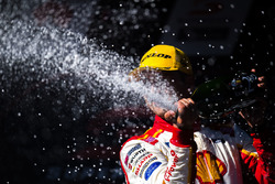 Podium: le deuxième Fabian Coulthard, Team Penske Ford