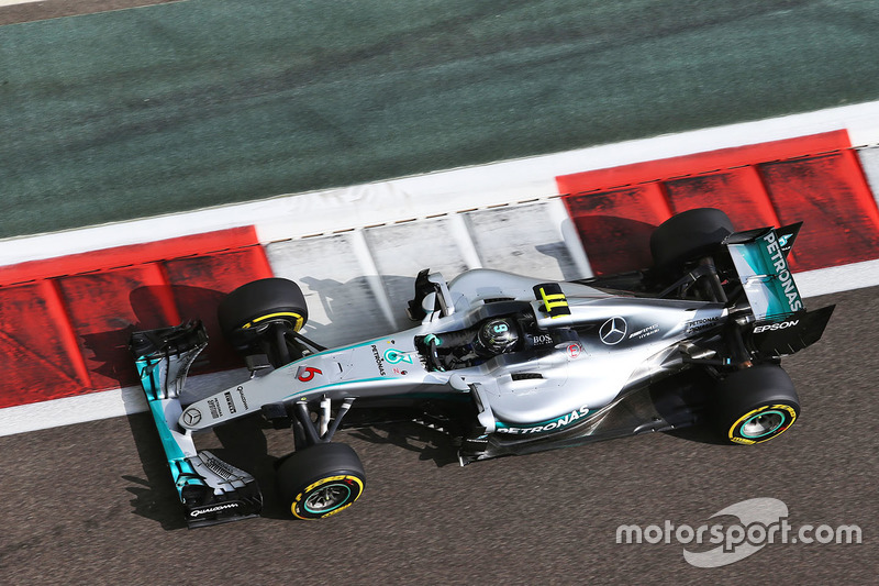 2016: Mercedes F1 W07 Hybrid