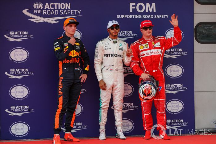 Ganador de la pole Lewis Hamilton, Mercedes AMG F1,  tercer puesto Max Verstappen, Red Bull Racing y segundo Kimi Raikkonen, Ferrari