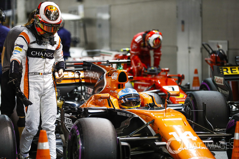 Stoffel Vandoorne, McLaren, Kimi Raikkonen, Ferrari,, Parc Ferme