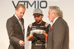 Andy Green, Sergio Pérez y Vijay Mallya en el Sahara Force India lanzamiento
