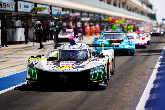 #93 Peugeot Totalenergies Peugeot 9X8: Paul Di Resta, Mikkel Jensen, Jean-Eric Vergne