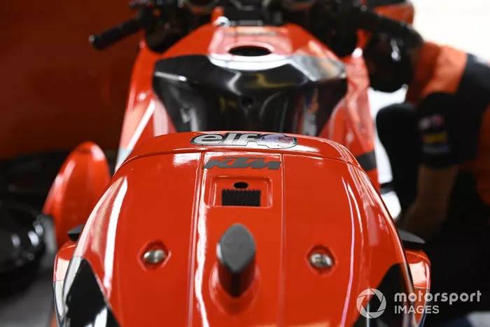 Detalle de la moto KTM Tech3