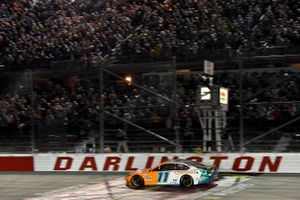 Race winner Denny Hamlin, Joe Gibbs Racing, Toyota Camry Offerpad