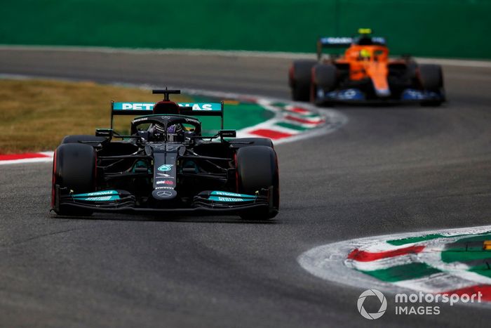 Lewis Hamilton, Mercedes W12, Lando Norris, McLaren MCL35M