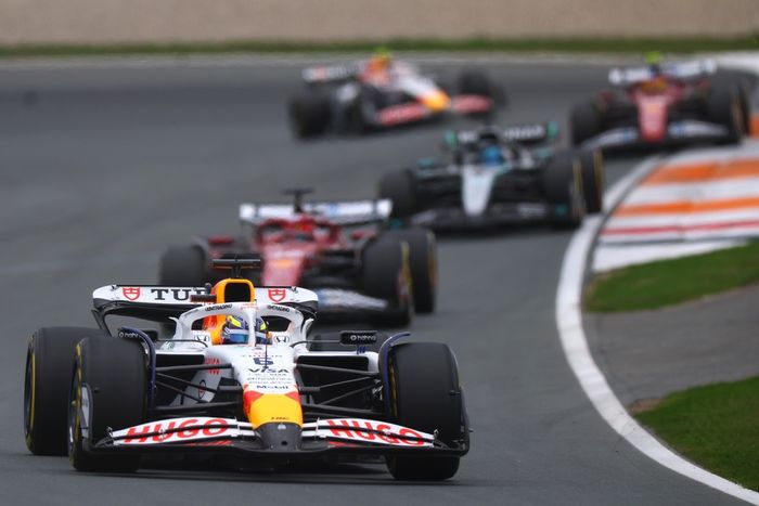 Charles Leclerc, Ferrari, George Russell, Mercedes, Isack Hadjar, Racing Bulls Team