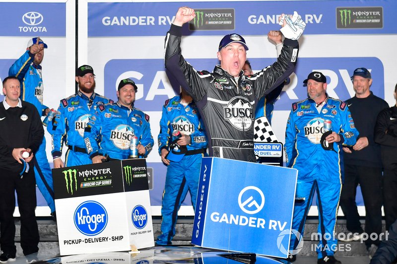 Ganador Kevin Harvick, Stewart-Haas Racing, Ford Mustang Busch Beer Car2Can