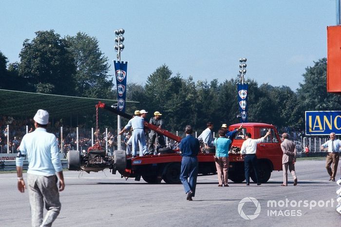 Y fue a bordo del 72C donde Rindt sufrió el accidente en el que perdió la vida, durante los entrenamientos libres para el GP de Italia del mismo año