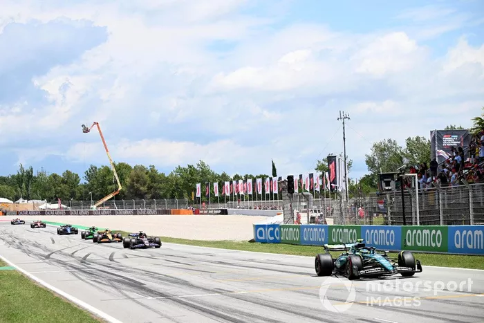 Fernando Alonso, Aston Martin AMR24, Esteban Ocon, Alpine A524, Lando Norris, McLaren MCL38