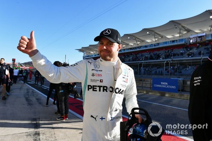 Ganador de la pole Valtteri Bottas, Mercedes AMG F1