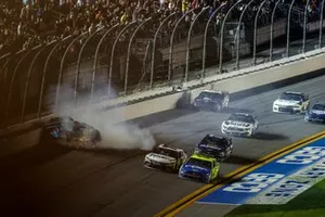 Last Lap.  Ryan Newman, Roush Fenway Racing, Ford Mustang Koch Industries, crash, Ryan Blaney, Team Penske, Ford Mustang Menards / Peak, Denny Hamlin, Joe Gibbs Racing, Toyota Camry FedEx Express