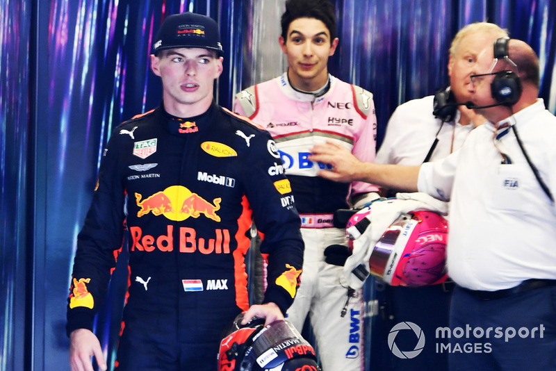 Max Verstappen, Red Bull Racing y Esteban Ocon, Racing Point Force India se reclaman después de la carrera tras su accidente en pista