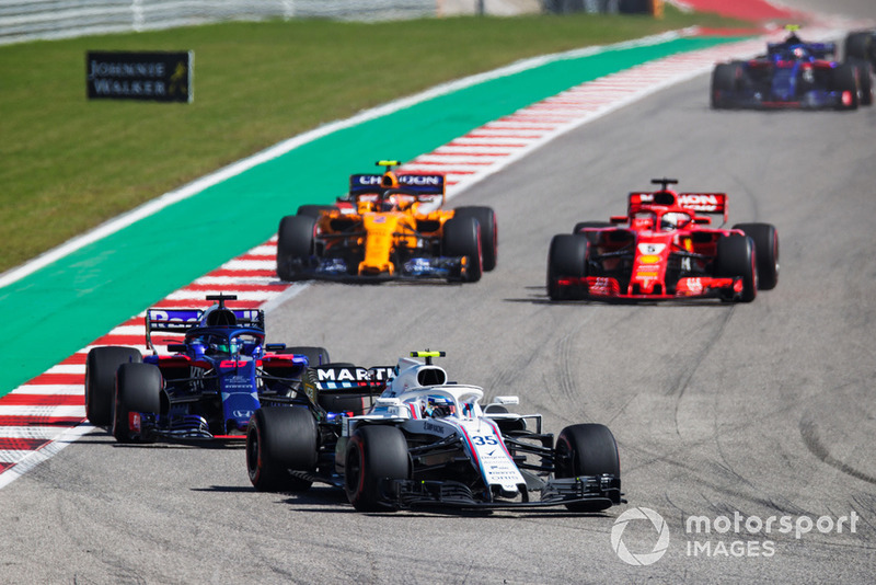 Sergey Sirotkin, Williams FW41, devant Brendon Hartley, Toro Rosso STR13, Sebastian Vettel, Ferrari SF71H, et Stoffel Vandoorne, McLaren MCL33