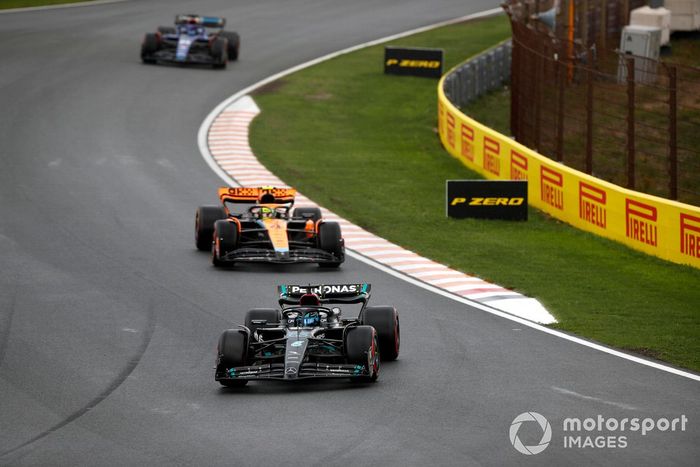 George Russell, Mercedes F1 W14, Lando Norris, McLaren MCL60, Alex Albon, Williams FW45