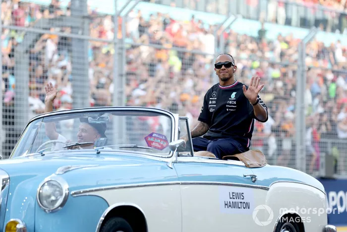 Lewis Hamilton, Mercedes-AMG durante el desfile de pilotos