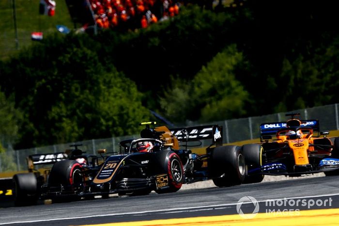 Kevin Magnussen, Haas F1 Team VF-19,  Carlos Sainz Jr., McLaren MCL34, Romain Grosjean, Haas F1 Team VF-19