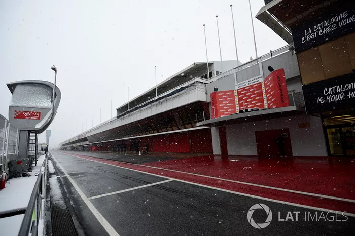 Snow stops testing on day three