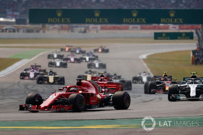 inicio de carrera, Sebastian Vettel, Ferrari SF71H, Valtteri Bottas, Mercedes AMG F1 W09, Kimi Raikkonen, Ferrari SF71H, Max Verstappen, Red Bull Racing RB14