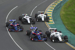 Marcus Ericsson, Sauber C37, Brendon Hartley, Scuderia Toro Rosso STR13, Pierre Gasly, Scuderia Toro Rosso STR13, Sergey Sirotkin, Williams FW41 et Charles Leclerc, Sauber C37