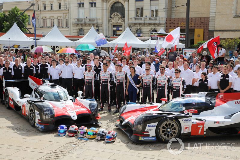 #7 Toyota Gazoo Racing Toyota TS050: Майк Конвей, Камуи Кобаяши, Хосе Мария Лопес, #8 Toyota Gazoo Racing Toyota TS050: Себастьен Буэми, Казуки Накаджима, Фернандо Алонсо
