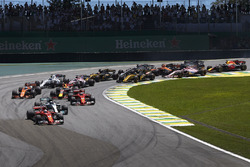 Себастьян Феттель, Ferrari SF70H, Валттери Боттас, Mercedes AMG F1 W08, Кими Райкконен, Ferrari SF70