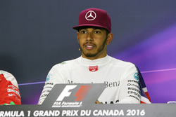 Льюїс Хемілтон, Mercedes AMG F1 під час прес-конференції FIA