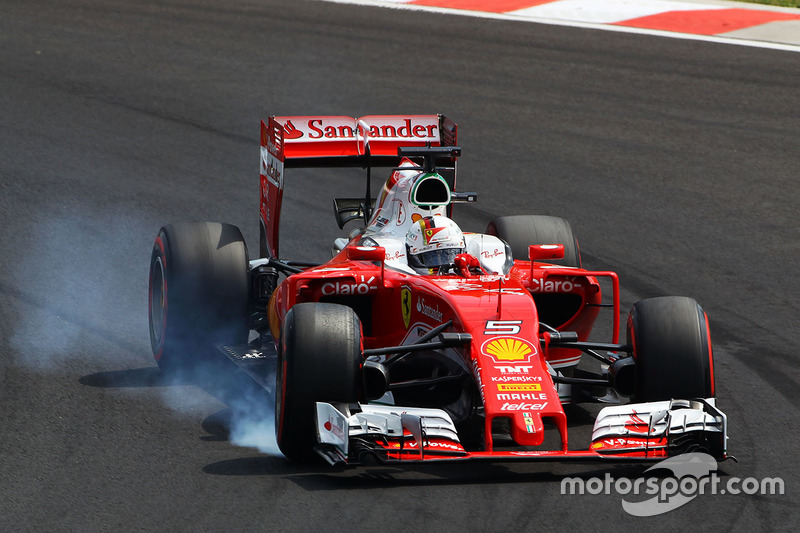 Sebastian Vettel, Ferrari SF16-H locks up under braking