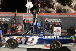 Ganador de la carrera William Byron, Kyle Busch Motorsports Toyota