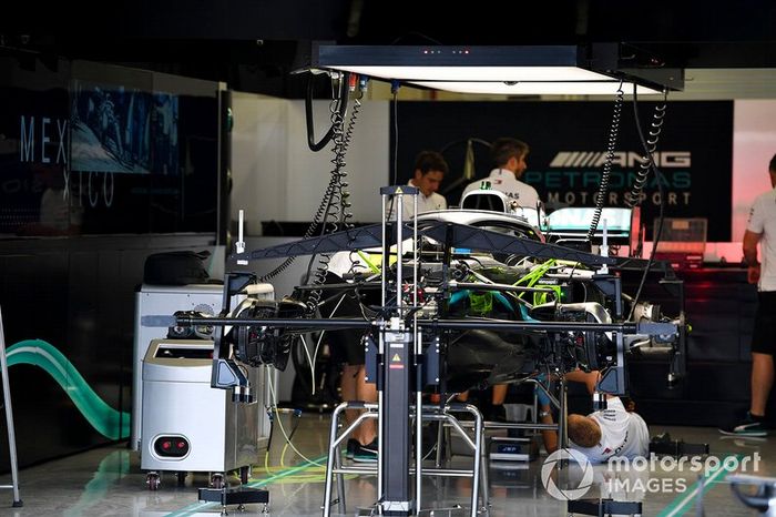 Suspensión delantera del Mercedes AMG F1 W10 