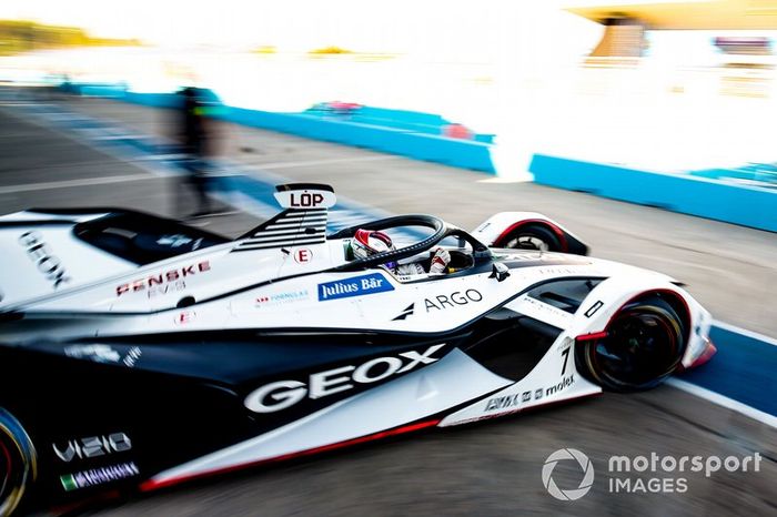 Jose Maria Lopez, GEOX Dragon Racing, Penske EV-3, esce dal garage