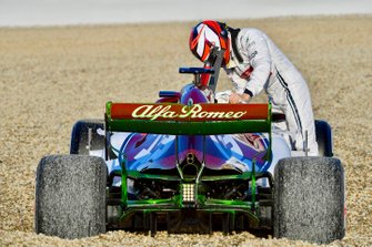 Kimi Raikkonen, Alfa Romeo Racing C38, en tête-à-queue