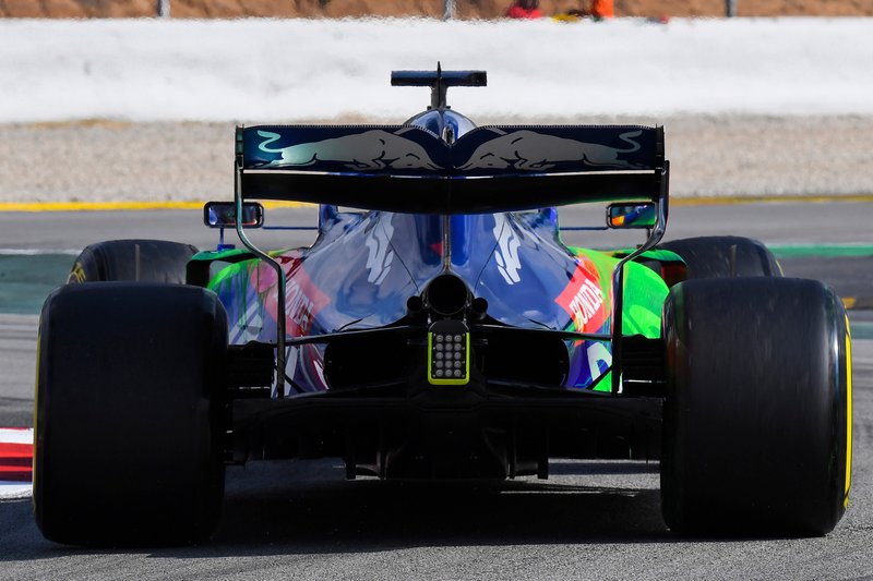 Alexander Albon, Scuderia Toro Rosso STR14, avec de la peinture aéro