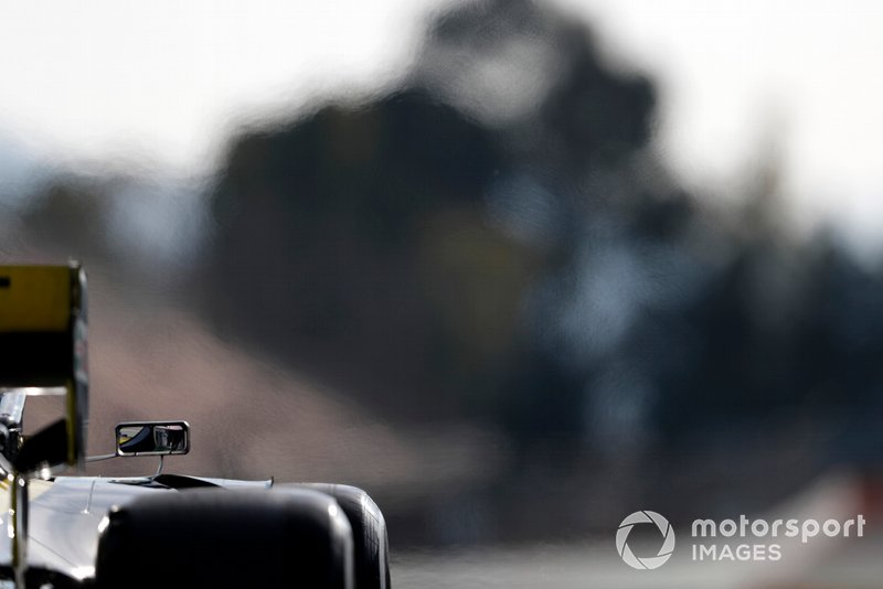 Daniel Ricciardo, Renault F1 Team R.S. 19 mirror reflection