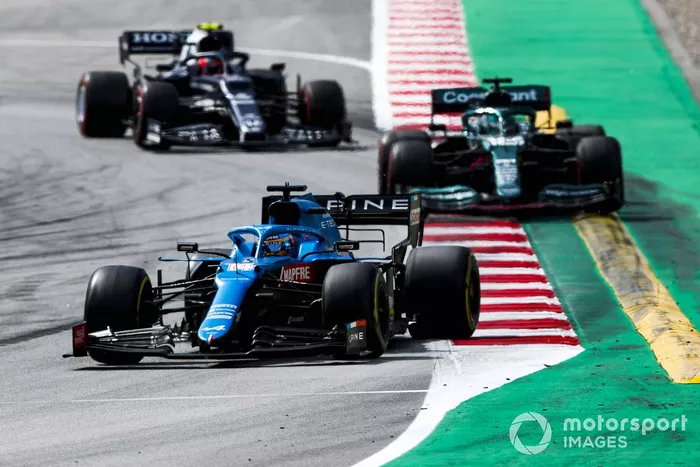 Fernando Alonso, Alpine A521, Lance Stroll, Aston Martin AMR21, Pierre Gasly, AlphaTauri AT02