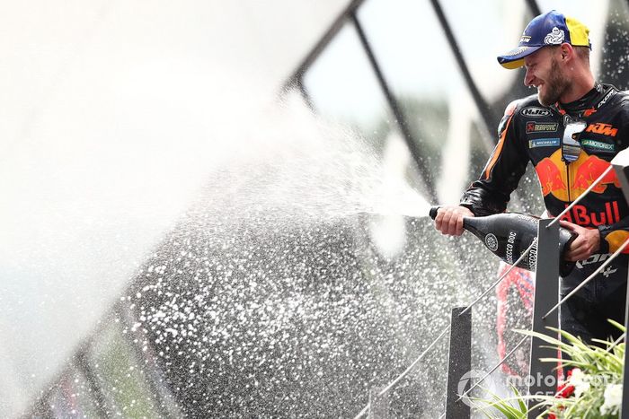 Podio: ganador Brad Binder, Red Bull KTM Factory Racing