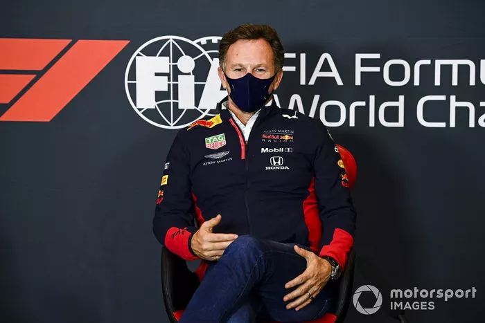 Christian Horner, director del equipo, Red Bull Racing, en la conferencia de prensa