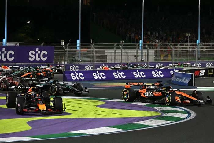 Max Verstappen, Red Bull Racing, Oscar Piastri, McLaren