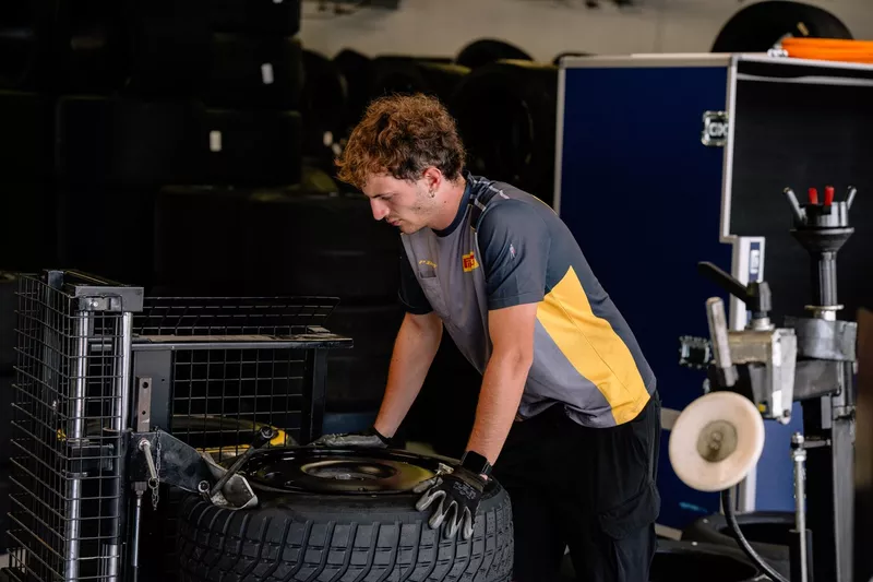 Ingénieurs Pirelli, Essais Pirelli à Monza