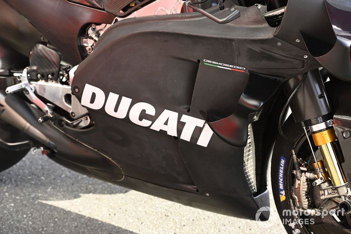 Detalle de la moto de pruebas del equipo Ducati