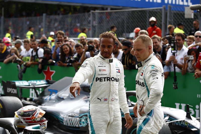 Lewis Hamilton, Mercedes AMG F1 y Valtteri Bottas, Mercedes AMG F1 W09 en parc ferme