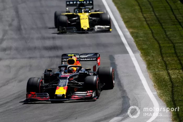 Pierre Gasly, Red Bull Racing RB15, Nico Hulkenberg, Renault F1 Team R.S. 19