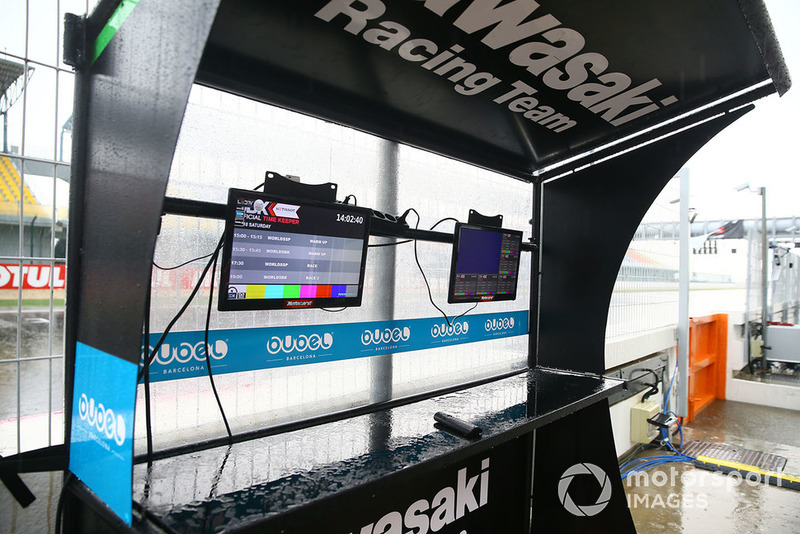 Kawasaki Racing pit gantry