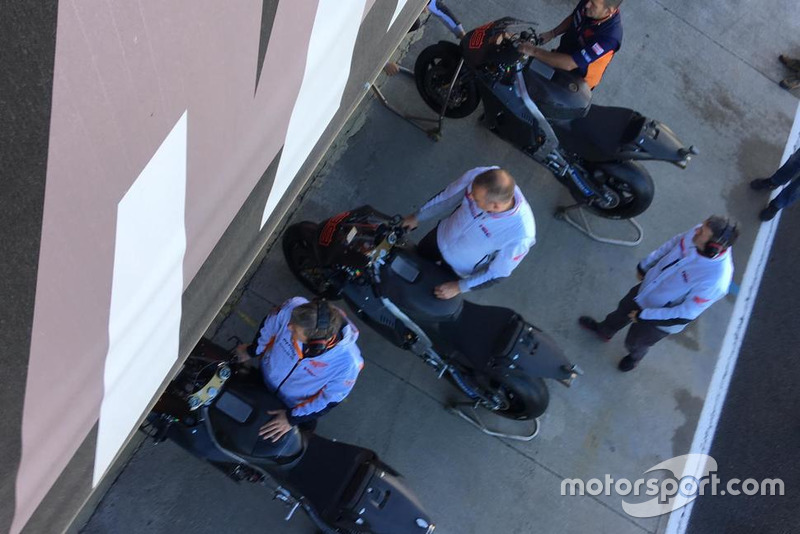 Honda prepara la moto de Jorge Lorenzo