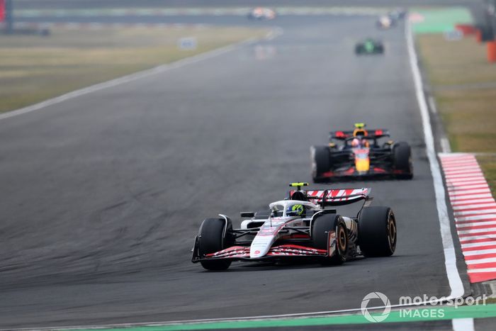 Liam Lawson, Red Bull Racing, Oliver Bearman, Haas F1 Team