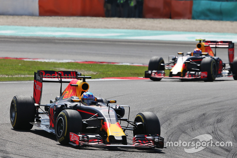 Daniel Ricciardo, Red Bull Racing RB12 y Max Verstappen, Red Bull Racing RB12