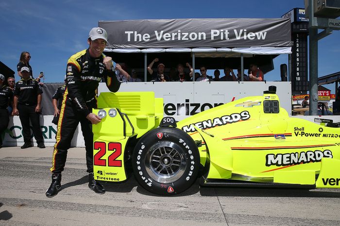 Ganador de la pole Simon Pagenaud, Team Penske Chevrolet