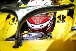 Kevin Magnussen, Renault Sport F1 Team RS16, mit Cockpitschutz Halo