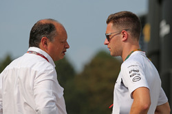 Frederic Vasseur, Renault Sport F1 Team, Racing Director en Stoffel Vandoorne, derde rijder, McLaren