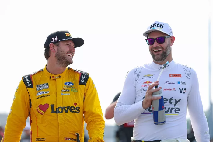 Todd Gilliland, Front Row Motorsports, Shane van Gisbergen, Trackhouse Racing